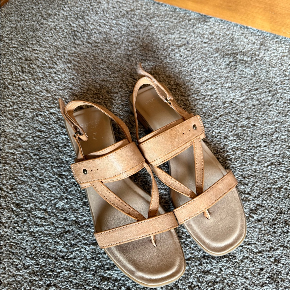 Frye & CO CASSIA Tan Strappy Sandals SIZE 9